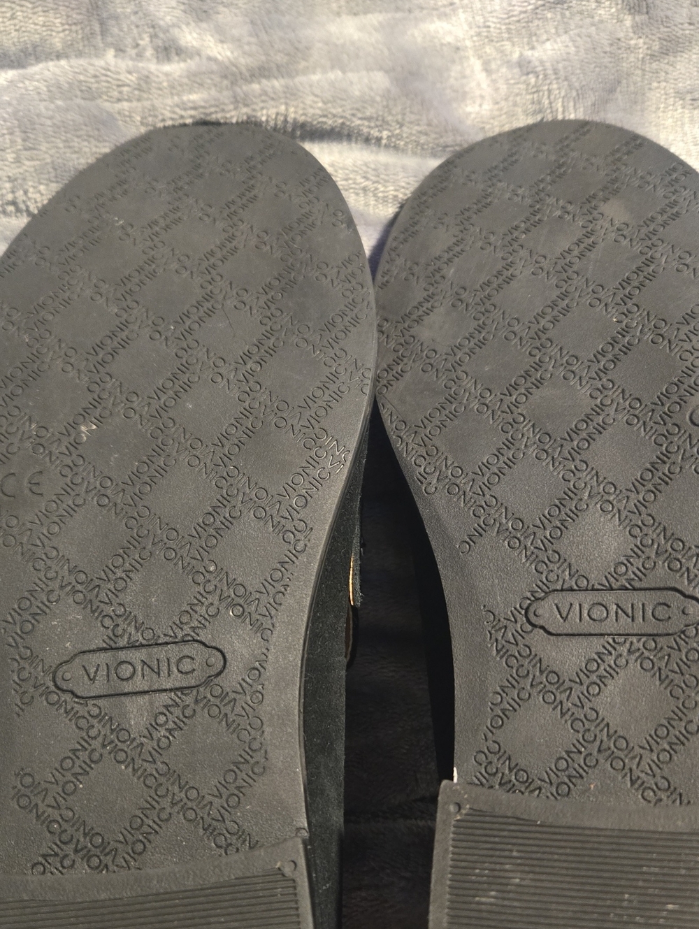 Vionic-"Avvy" Loafer in Black-Size 8 - Picture 8 of 12